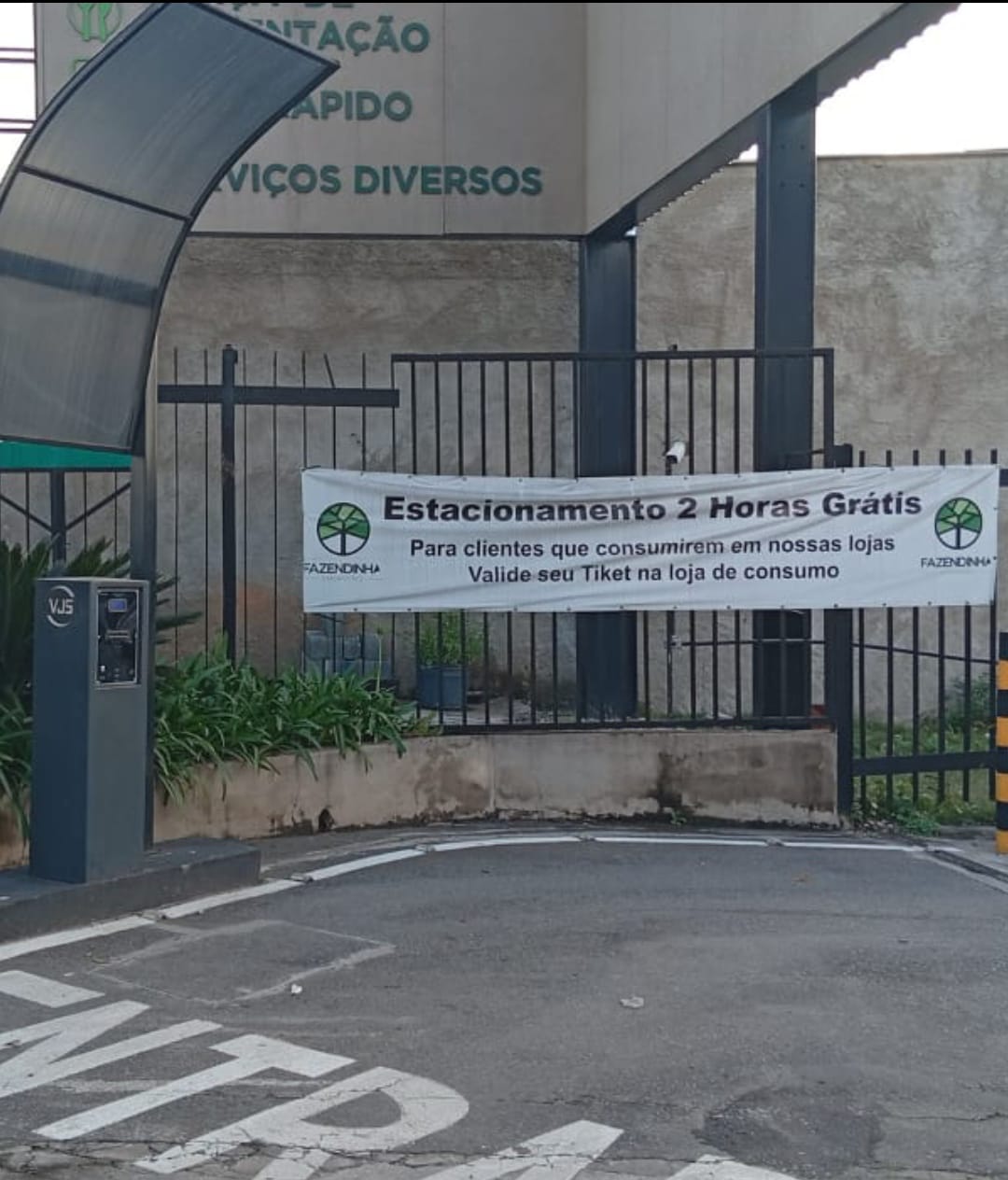 Estacionamento de varejo